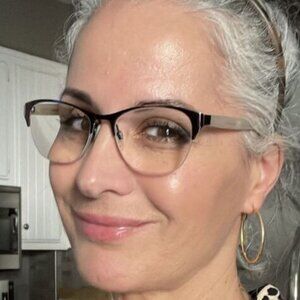 Meet your Posher, Katrina Davis